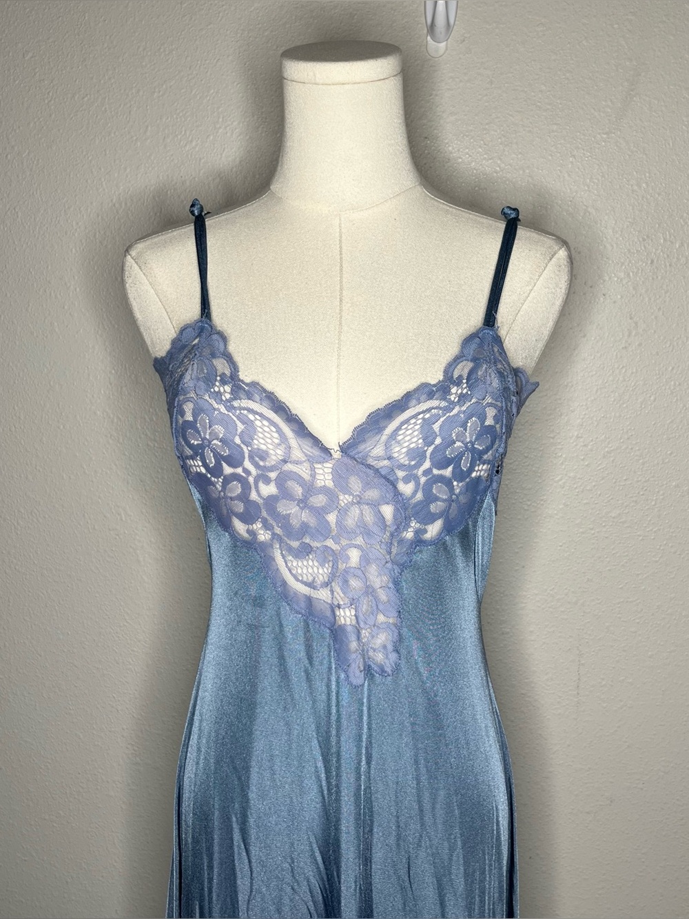 60s Vintage Cornflower Blue Lace Slip Maxi Nightgown Union Made Coquette - Picture 3 of 10